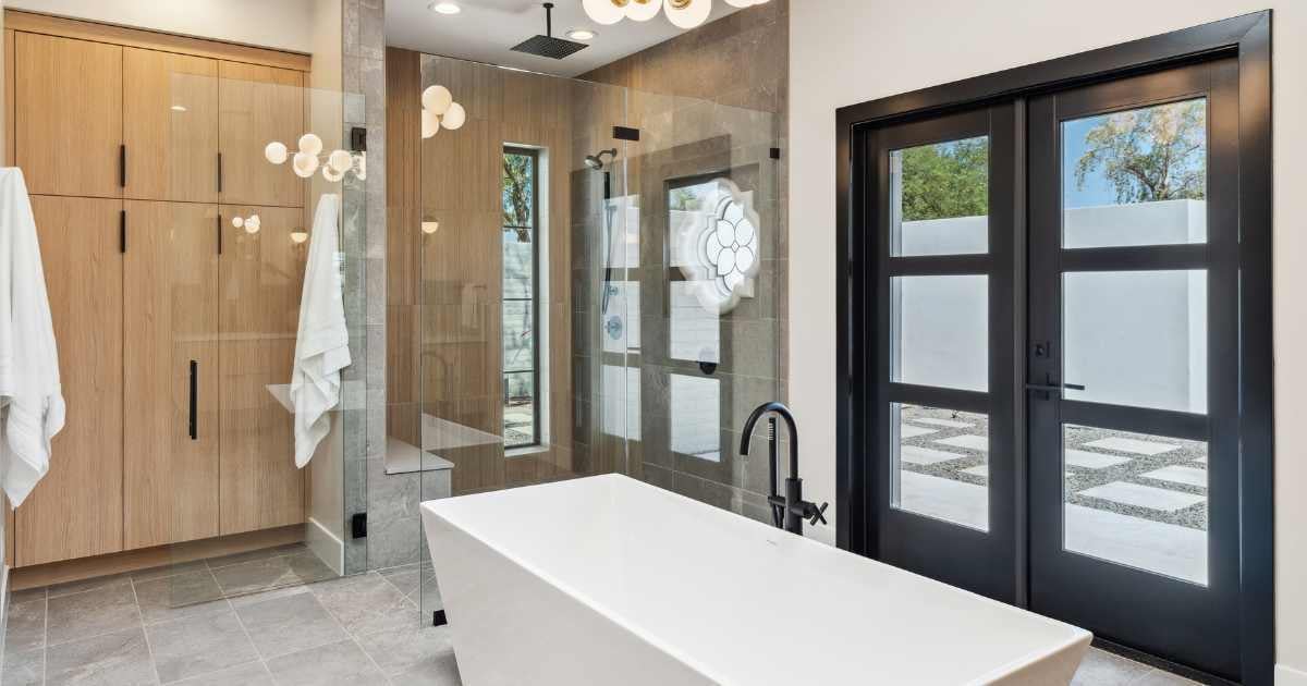 Spa-like bathroom in a custom home built by Trinity Homes AZ in Scottsdale, AZ