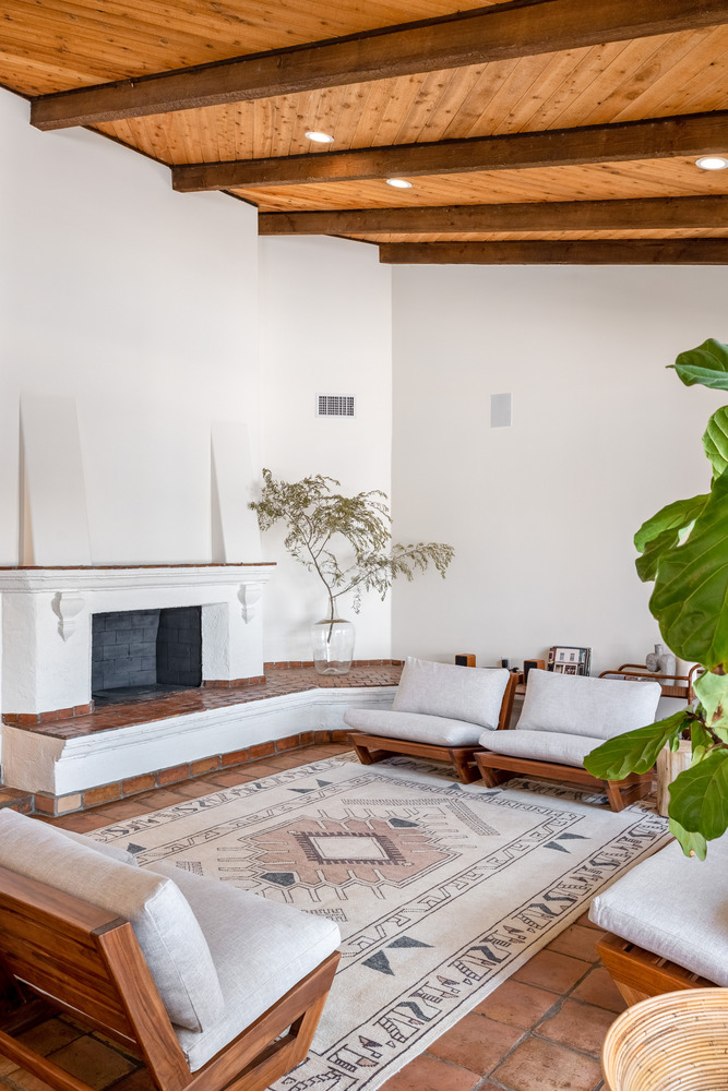 Desert-style living room featuring natural textures and minimalist decor, designed by Trinity Homes in Scottsdale, AZ